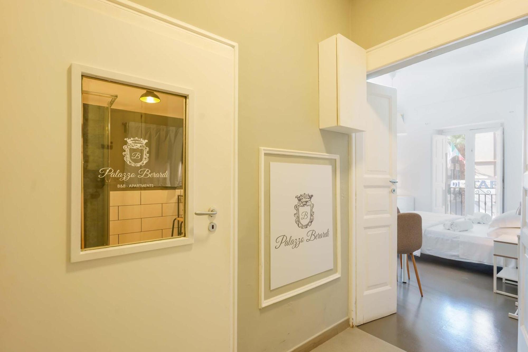 Palazzo Berardi Bed & Breakfast Taranto Luaran gambar